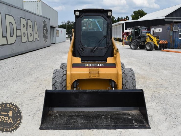 caterpillar-246-image-9