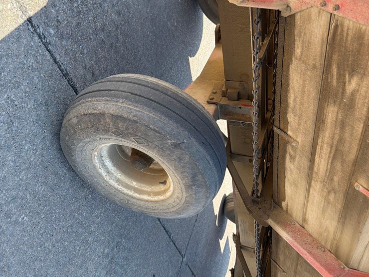 roorda-16ft-front-unload-silage-wagon-image-19