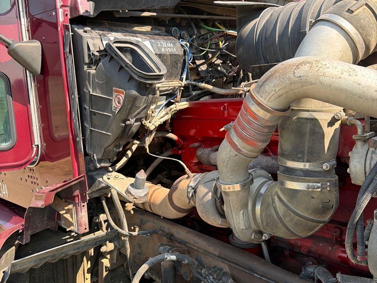 2010-kenworth-t660-image-61