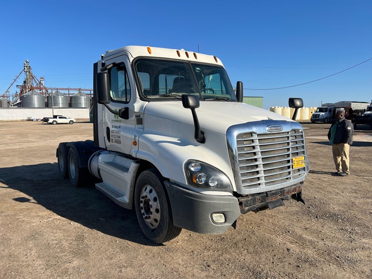 freightliner-cascadia-image-4