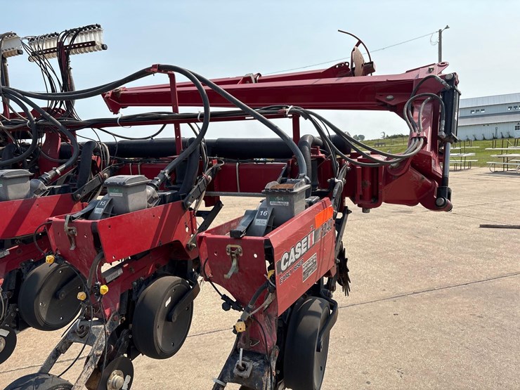 2011-case-ih-1240-image-5