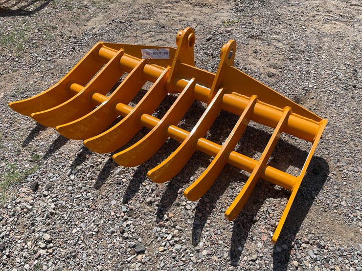2026-caterpillar-305-image-10