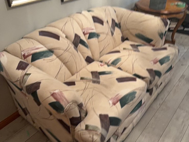 loveseat-image-10