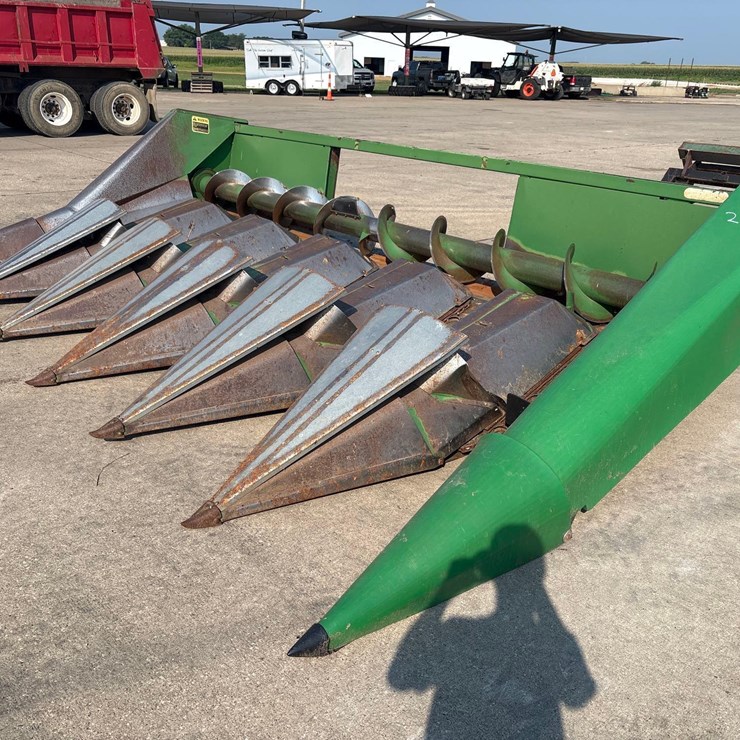 JOHN DEERE 643