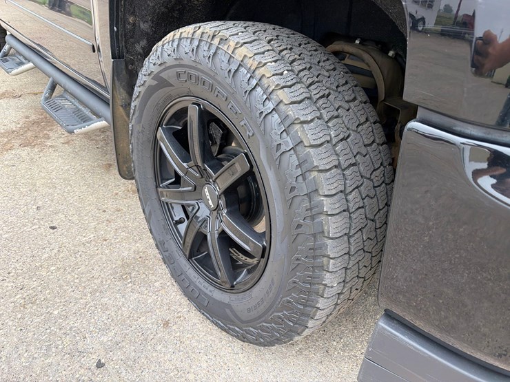 2018-chevrolet-1500-image-15