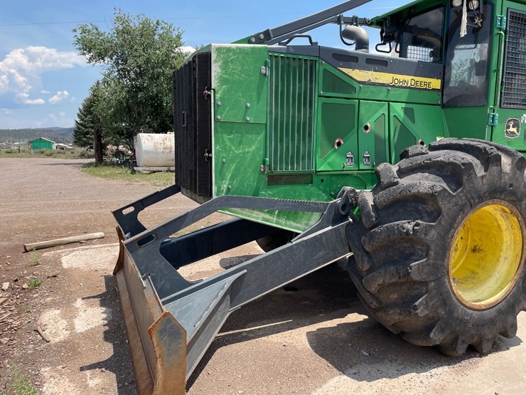 2015-deere-648l-image-5