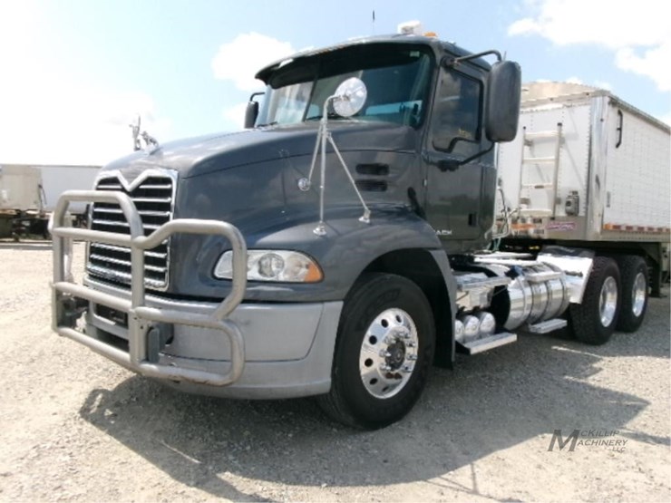 2017-mack-pinnacle-cxu613-image-30