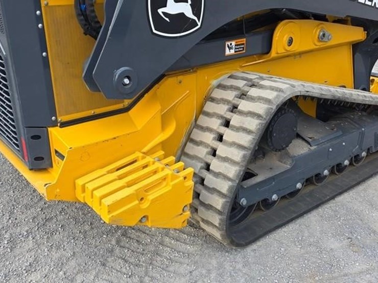 2025-deere-335-p-tier-image-18