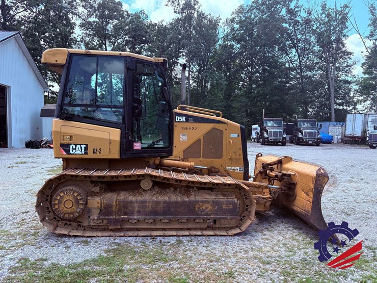 2009-caterpillar-d5k-xl-image-4
