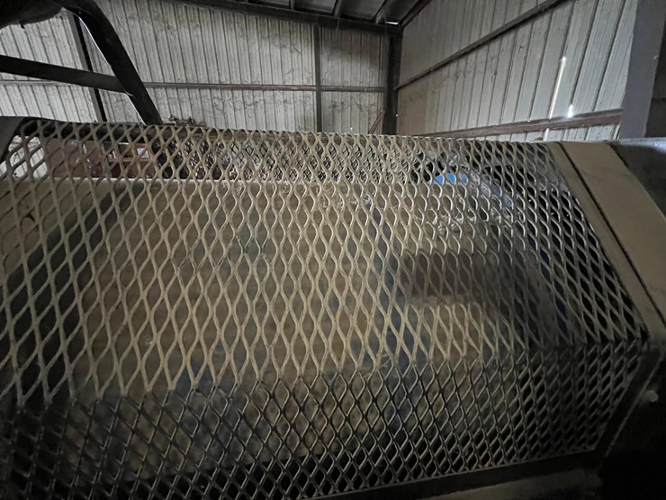 usc-800-seed-treater-with-guardrails-and-screen-image-28