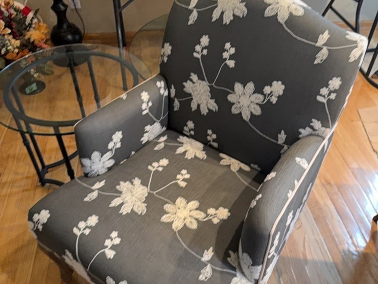 wing-back-chair,-new-condition-image-12