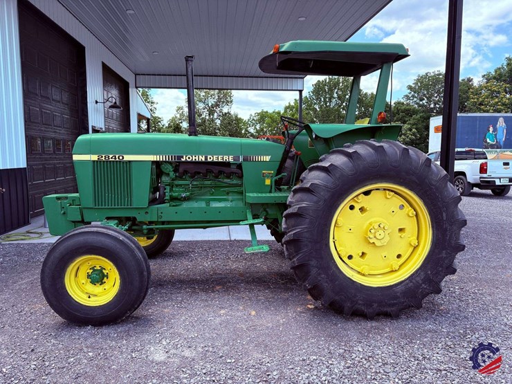john-deere-2840-image-2