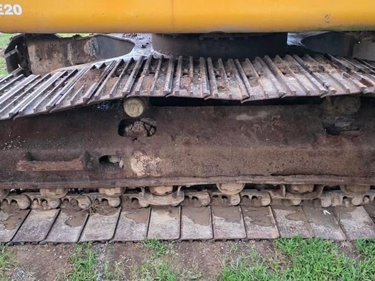 2011-deere-240d-lc-image-39