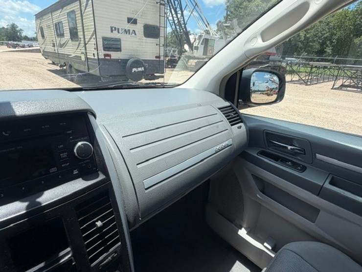 2009-dodge-grand-caravan-sxt-image-48