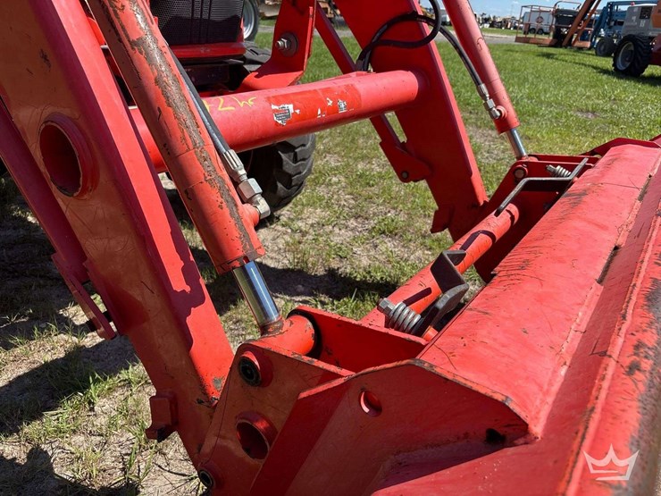 2021-kubota-l4701d-image-10
