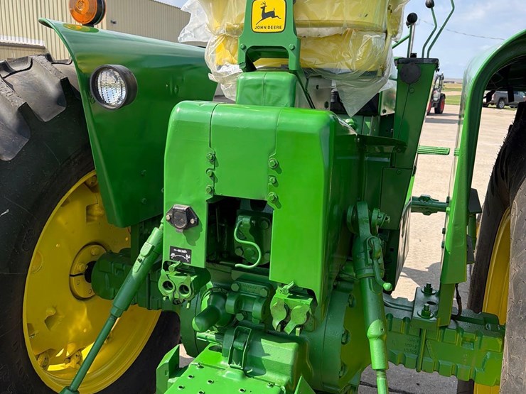 john-deere-4020-image-11