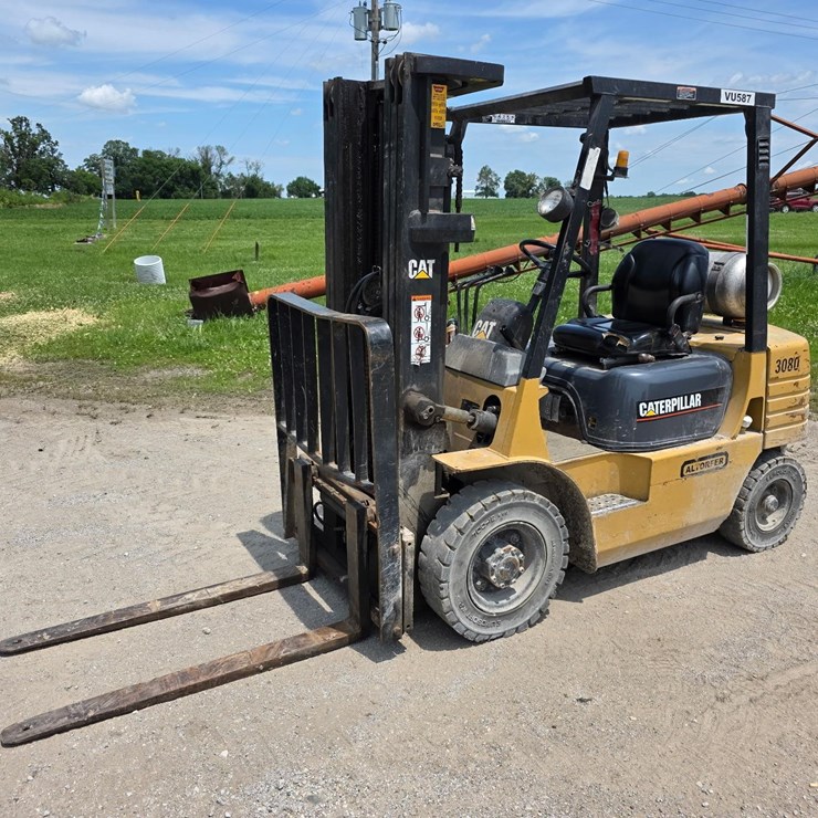 Caterpillar Fork Lift