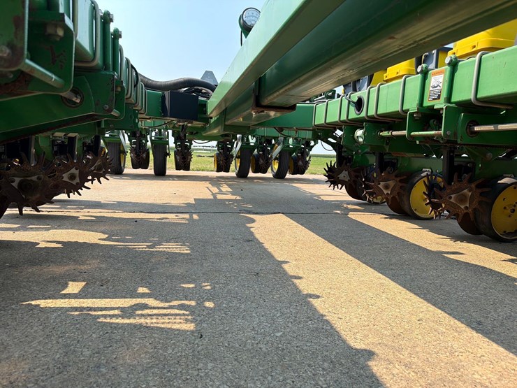 1994-john-deere-7200-image-23