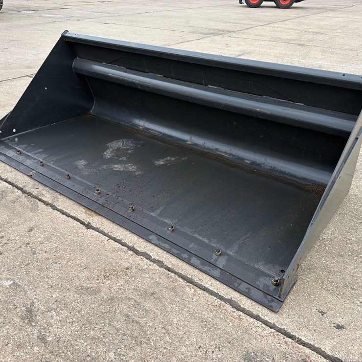 Like New Bobcat 7ft Skidloader Bucket