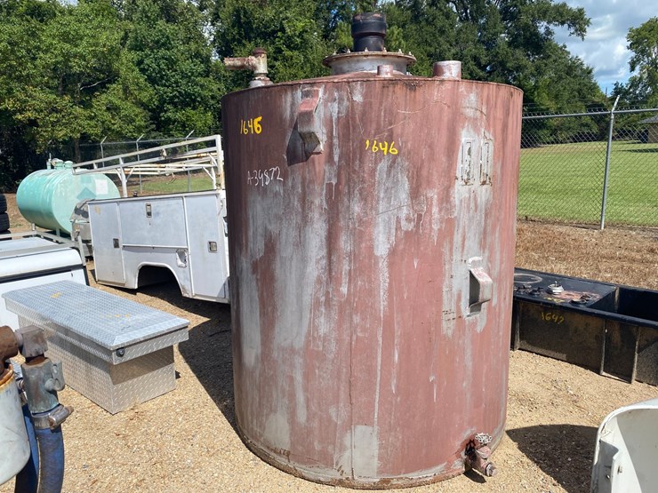 #1646-•-steel-upright-tank-image-2