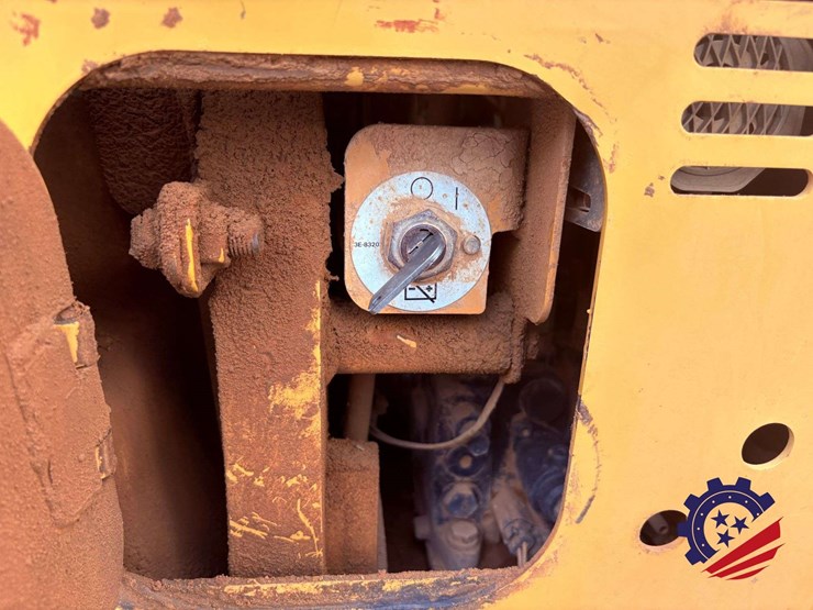 2009-caterpillar-d5k-xl-image-55