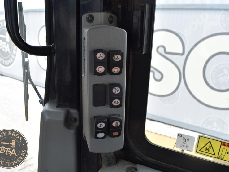 2015-caterpillar-d6t-xl-image-18
