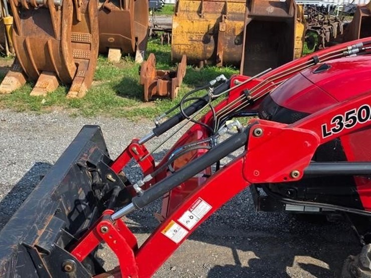 case-ih-farmall-35c-image-9