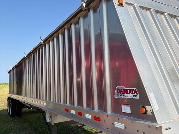 2010-dakota-4100-41ft-semi-grain-trailer-image-25
