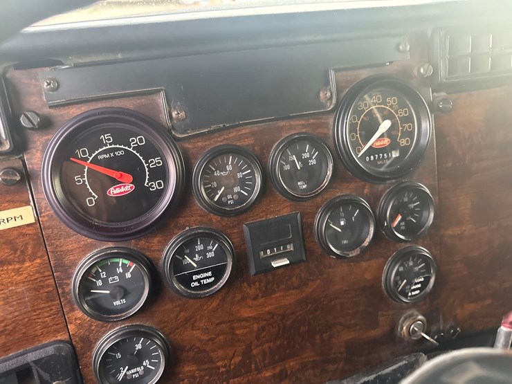 1991-peterbilt-grain-truck-image-17