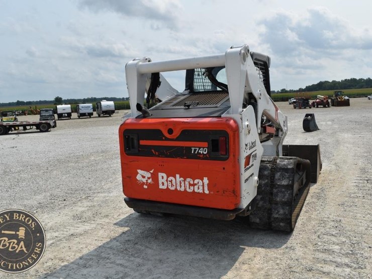 2019-bobcat-t740-image-16