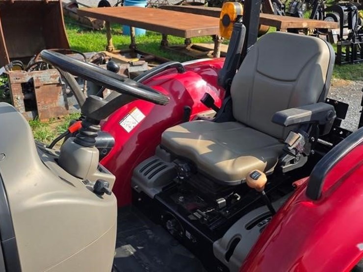 case-ih-farmall-35c-image-42