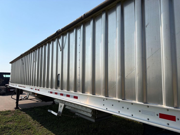 2010-dakota-4100-41ft-semi-grain-trailer-image-8