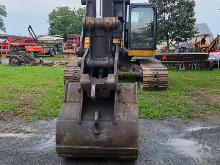 2011-deere-240d-lc-image-67