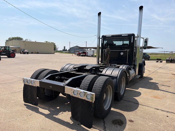 2007-peterbilt-379-image-4