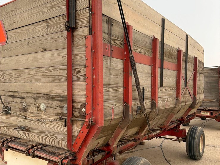 roorda-16ft-rear-unload-silage-wagon-image-15