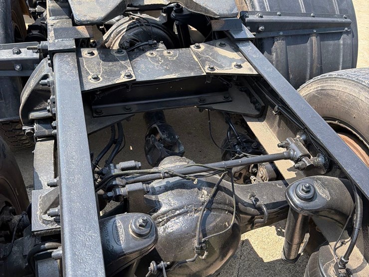 2007-peterbilt-379-image-17