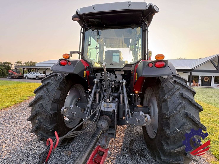 2023-massey-ferguson-5711-image-6