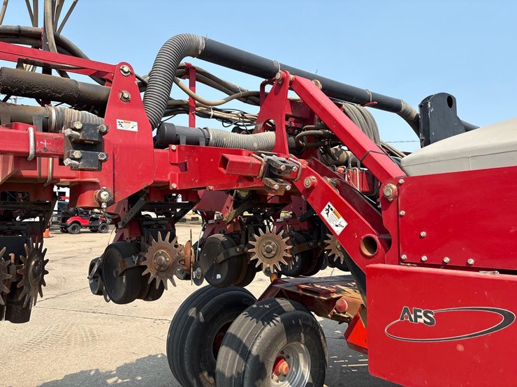 2011-case-ih-1240-image-46