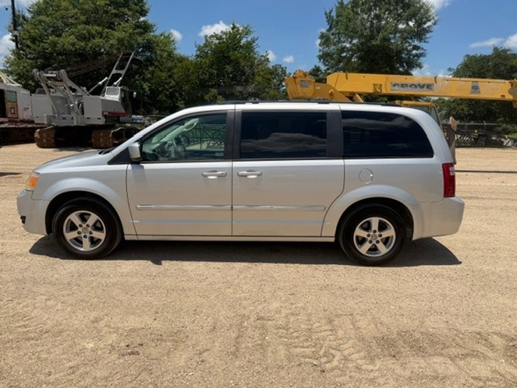 2009-dodge-grand-caravan-sxt-image-5