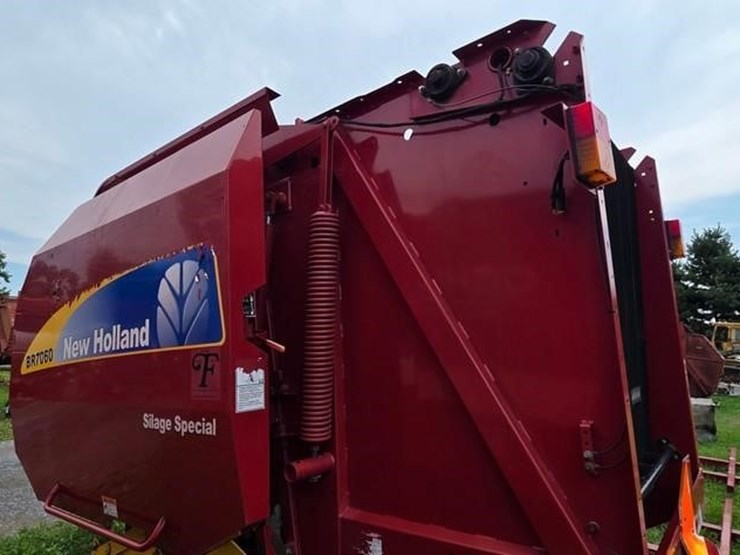 new-holland-br7060-image-14