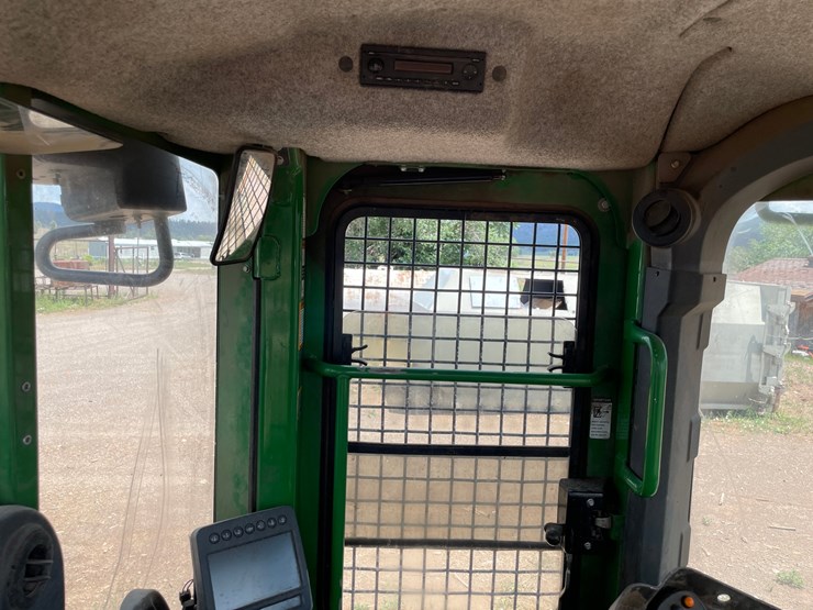 2015-deere-648l-image-51