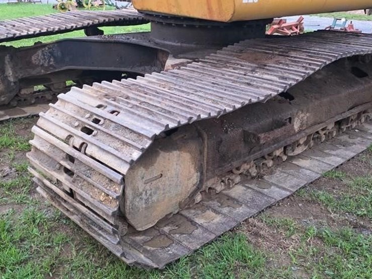 2011-deere-240d-lc-image-50