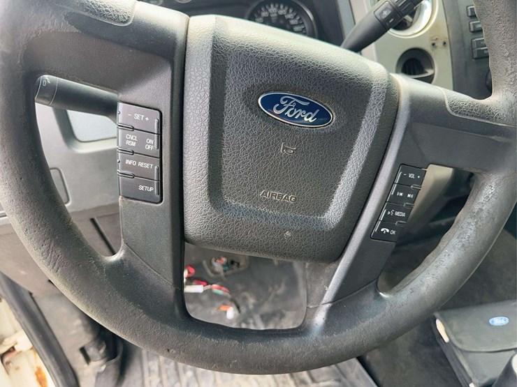 2014-ford-f150-xlt-image-30