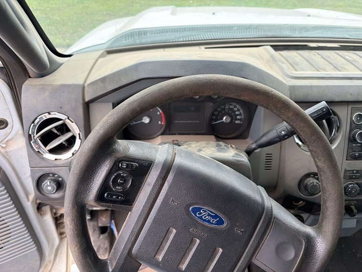 2010-ford-f350-image-39