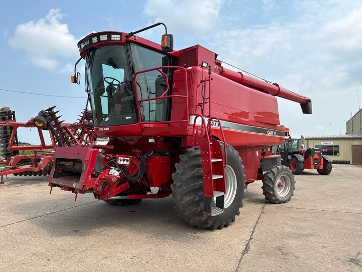 2005-case-ih-2377-image-1