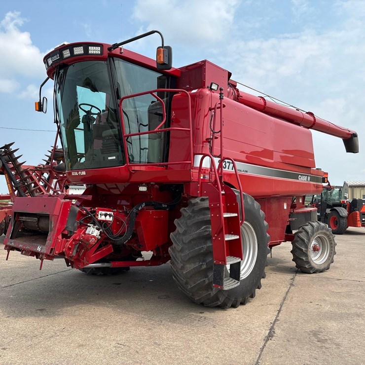 2005 CASE IH 2377