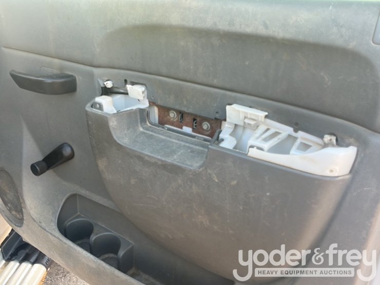 2010-chevrolet-silverado-2500-image-39
