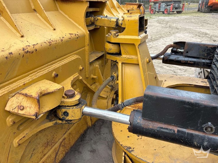 2017-komatsu-d61pxi-24-image-11