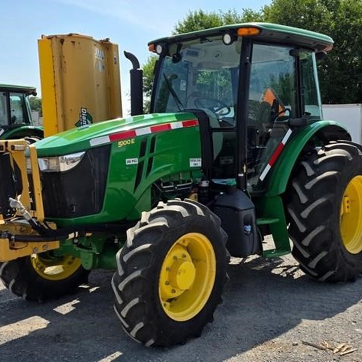JOHN DEERE 5100E