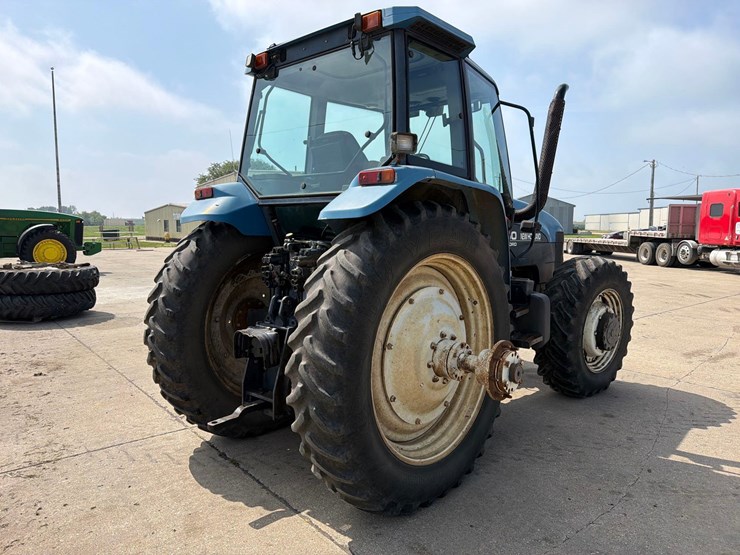 new-holland-8560-image-5